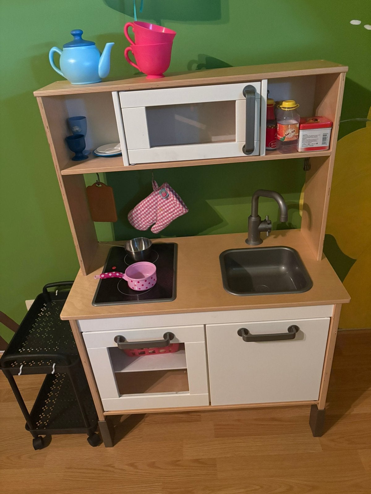 Kitchenette avec tous les accessoires, Enlèvement, Comme neuf