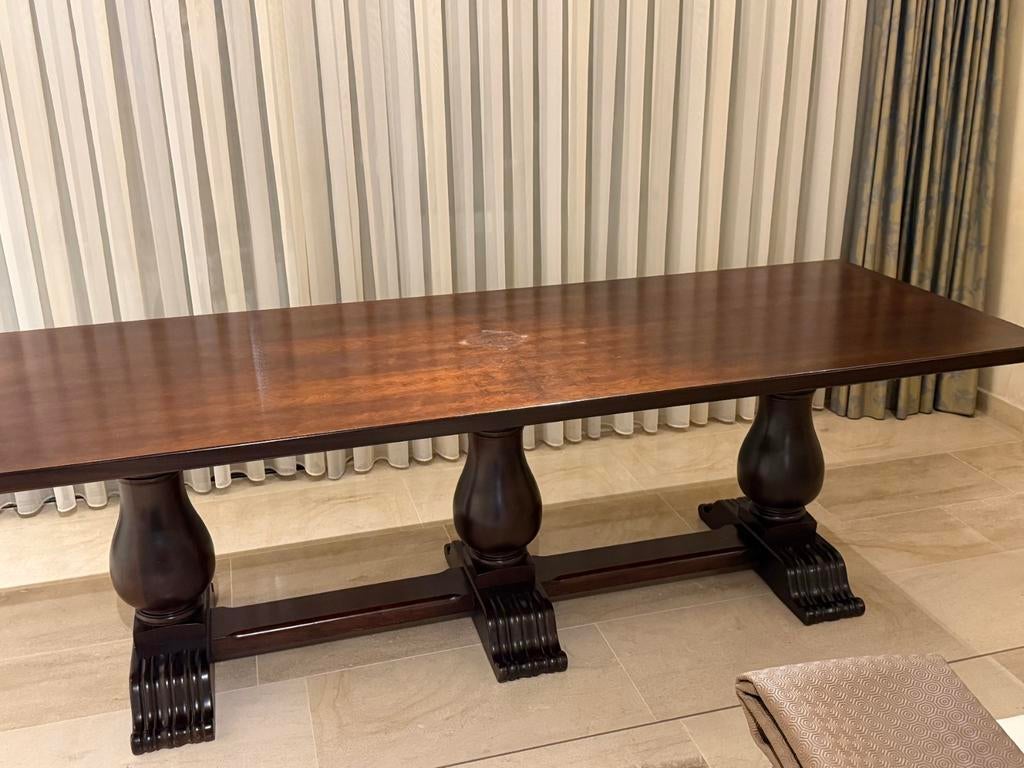 Salle à manger composée d'une table, de 8 chaises, d'un buff, Enlèvement