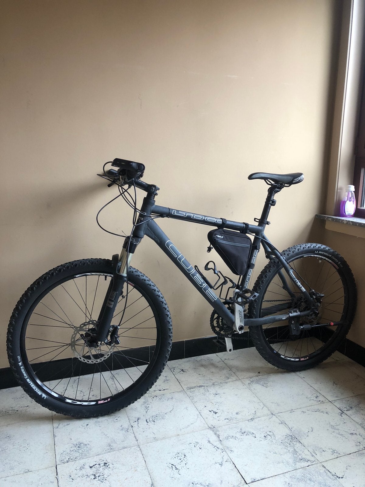 Vélo de montagne Black Cube, Enlèvement, Comme neuf, Vitesses