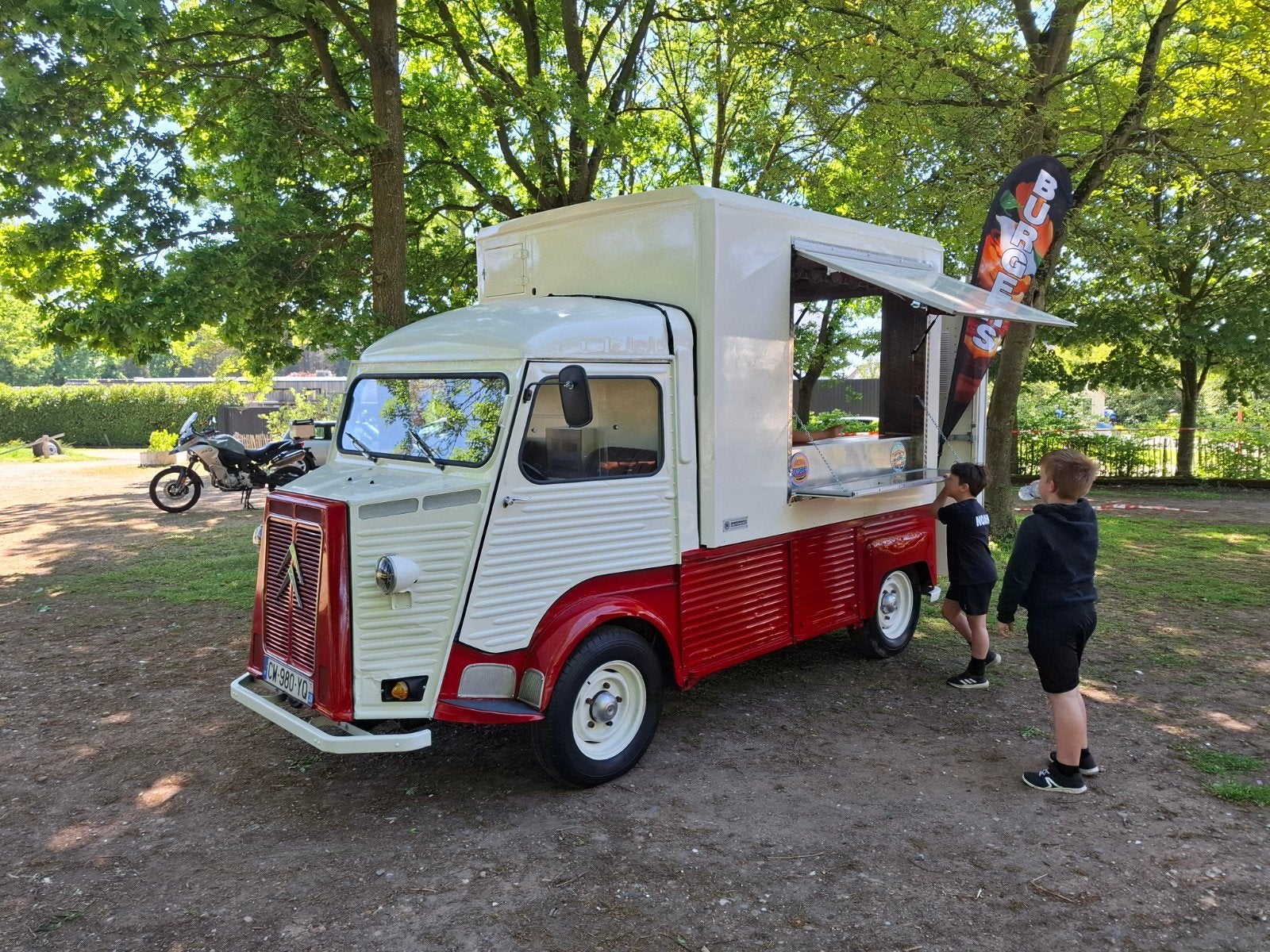 Food trucks à louer. Avec ou sans commandes, Enlèvement