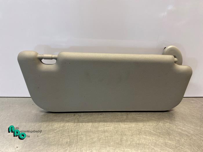 Zonneklep van een Toyota Yaris (Yaris 2 09-), Auto-onderdelen, Interieur en Bekleding, Toyota, Gebruikt, 3 maanden garantie, Ophalen of Verzenden