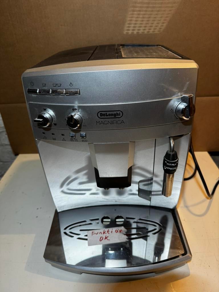 Machine à café DELONGHI, Electroménager, Cafetières, Enlèvement ou Envoi, Utilisé