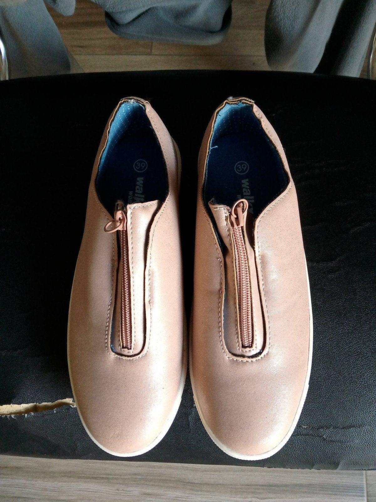 Deux paires de chaussures pour femmes Nouveau, Vêtements | Femmes, Chaussures, Neuf, Walkx, Beige, Enlèvement