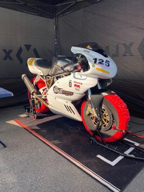 Ducati 900 ssie Piste, Motos, Occasion, Plus de 35 kW, 2 cylindres, Super Sport