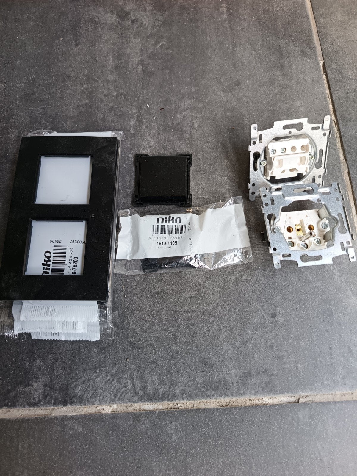 NİKO elektrische stopcontact, Ophalen, Afdekraam