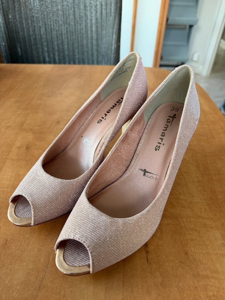 Tamaris pumps maat 39, Kleding | Dames, Ophalen of Verzenden, Zo goed als nieuw, Roze, Pumps