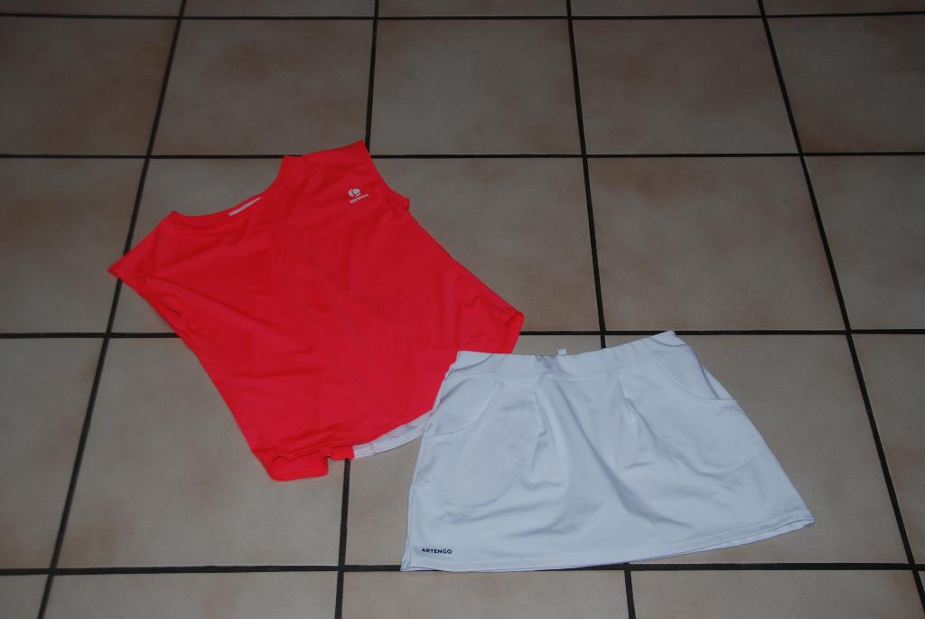 Ensemble de tennis "ARTENGO Décathlon"blanc orange T9/10ans, Enlèvement ou Envoi, Ensemble, Comme neuf, ARTENGO de Décathlon