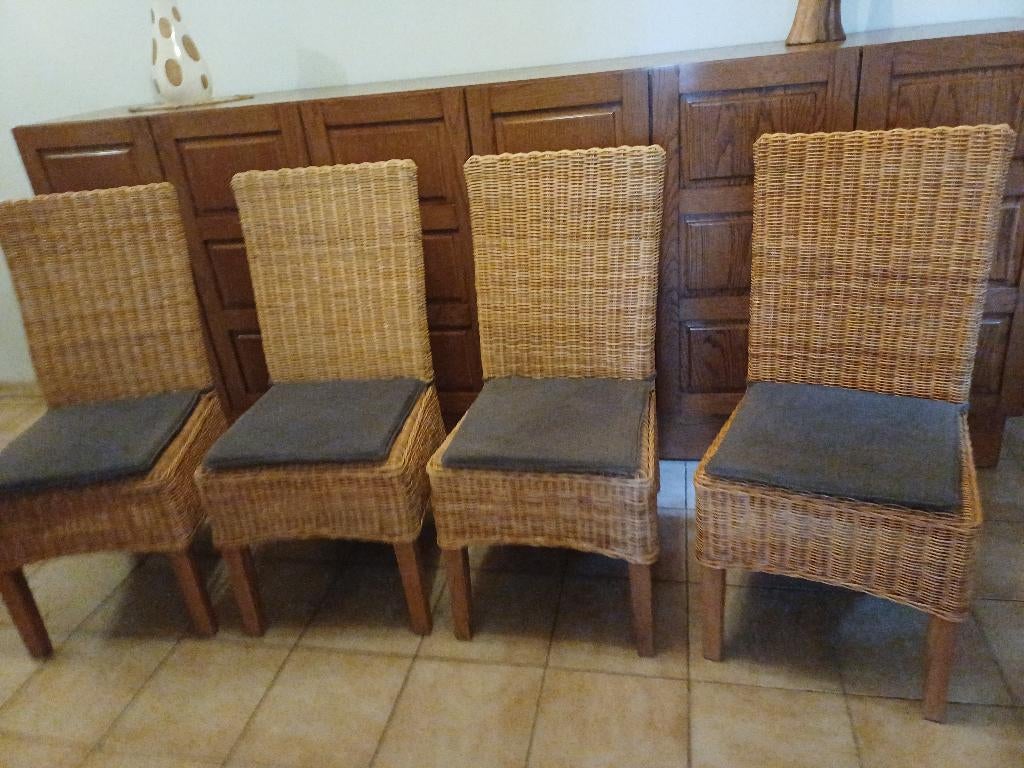 4 stoelen met kussen,  perfect in orde   SAMEN  48 euro, Huis en Inrichting, Ophalen