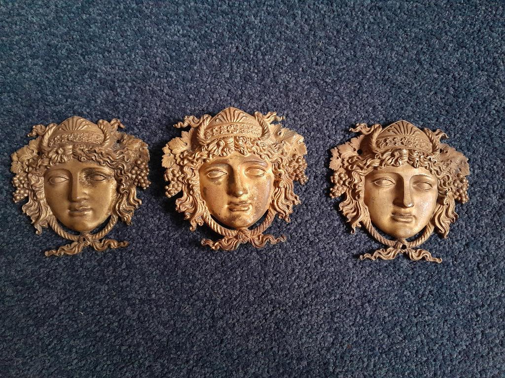 Drie medusa maskers uit verguld brons - Empire, Antiquités & Art, Envoi, Bronze