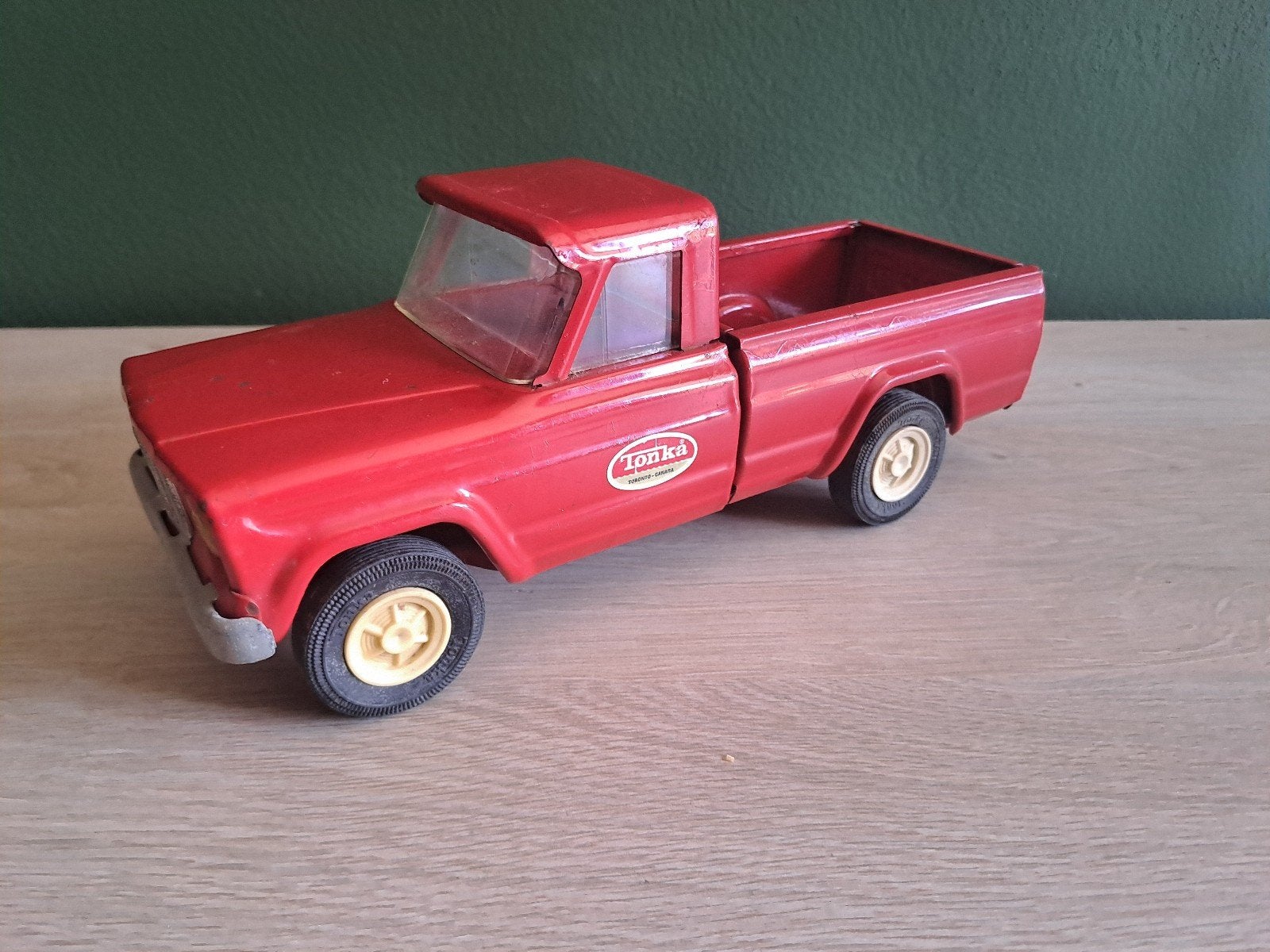Vintage 60' Tonka Toys Red Jeep Pickup Truck 52030, Ophalen