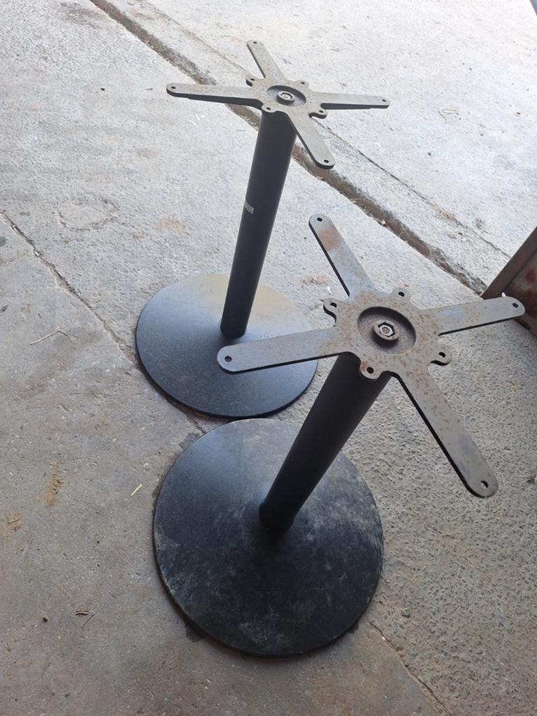 Pieds de table en fonte noirs, Ophalen, ., ., .