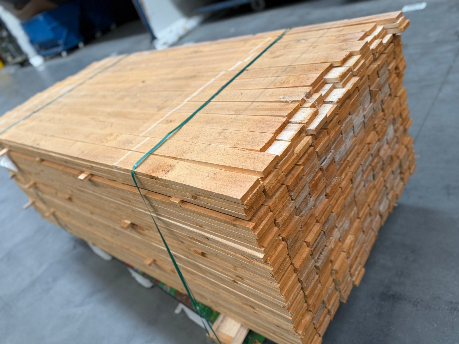 LOT GESCHAAFDE LATTEN NIEUW, Doe-het-zelf en Bouw, Ophalen, Nieuw, Pallet