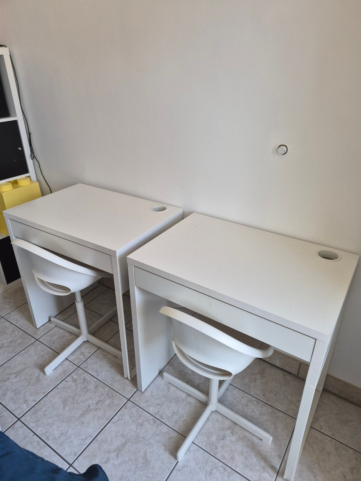 bureautafel Ikea zonder stoelen, Huis en Inrichting, Bureaus, Ophalen, IKEA, Wit, Kinderbureau