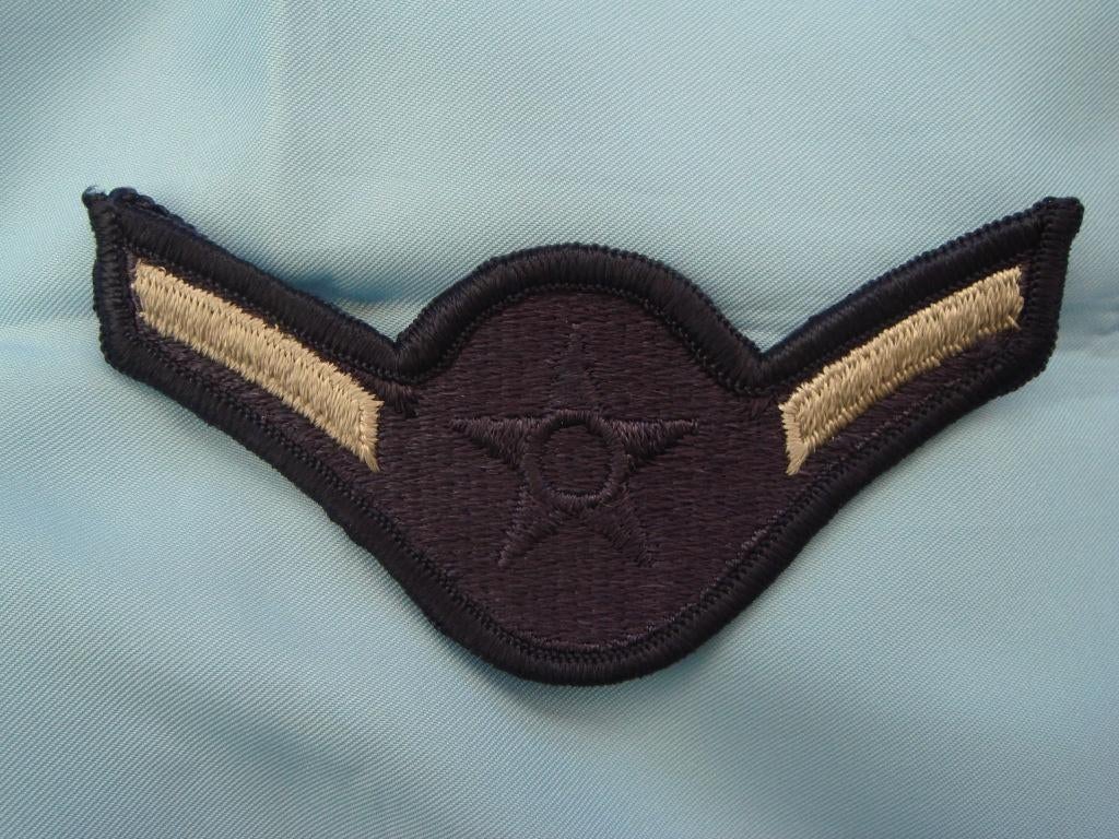 USAF # 1 - AIRMAN (1 ex), Ophalen of Verzenden, Luchtmacht, Embleem of Badge