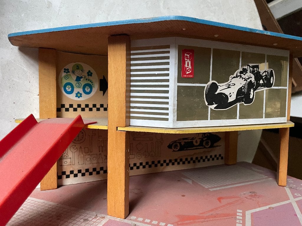 rare garage jouet vintage en bois 1980, Enfants & Bébés, Autres marques, Enlèvement, Manuelle, Circuit