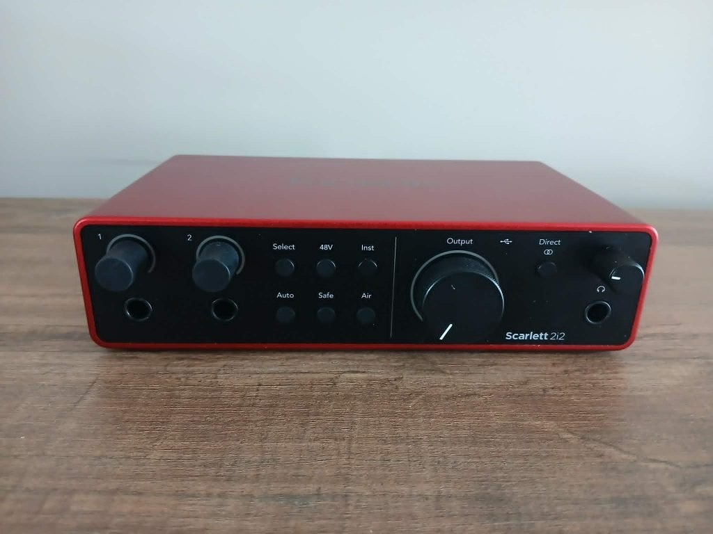 Focusrite 2i2 4th generation sous garantie, Computers en Software, Geluidskaarten, Ophalen, Zo goed als nieuw, Extern, Focusrite