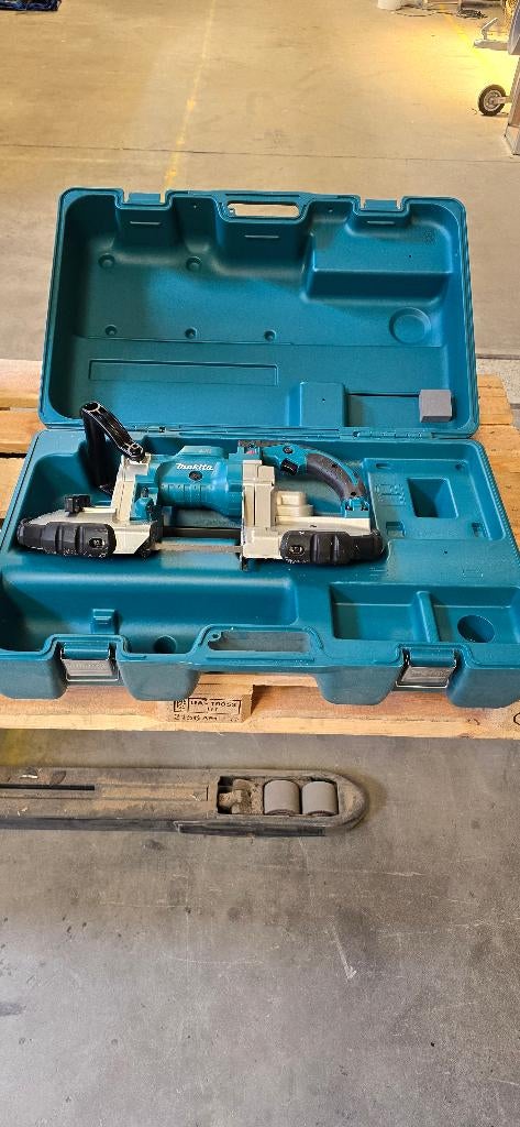 Makita DPB180 bandzaag, Neuf, 70 mm ou plus, Enlèvement, Makita