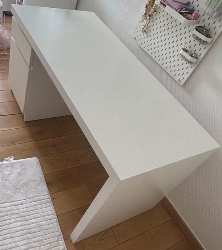 Bureau ikea malm 80€, Huis en Inrichting, Gebruikt, Hout, Schoolbureau, Ophalen of Verzenden