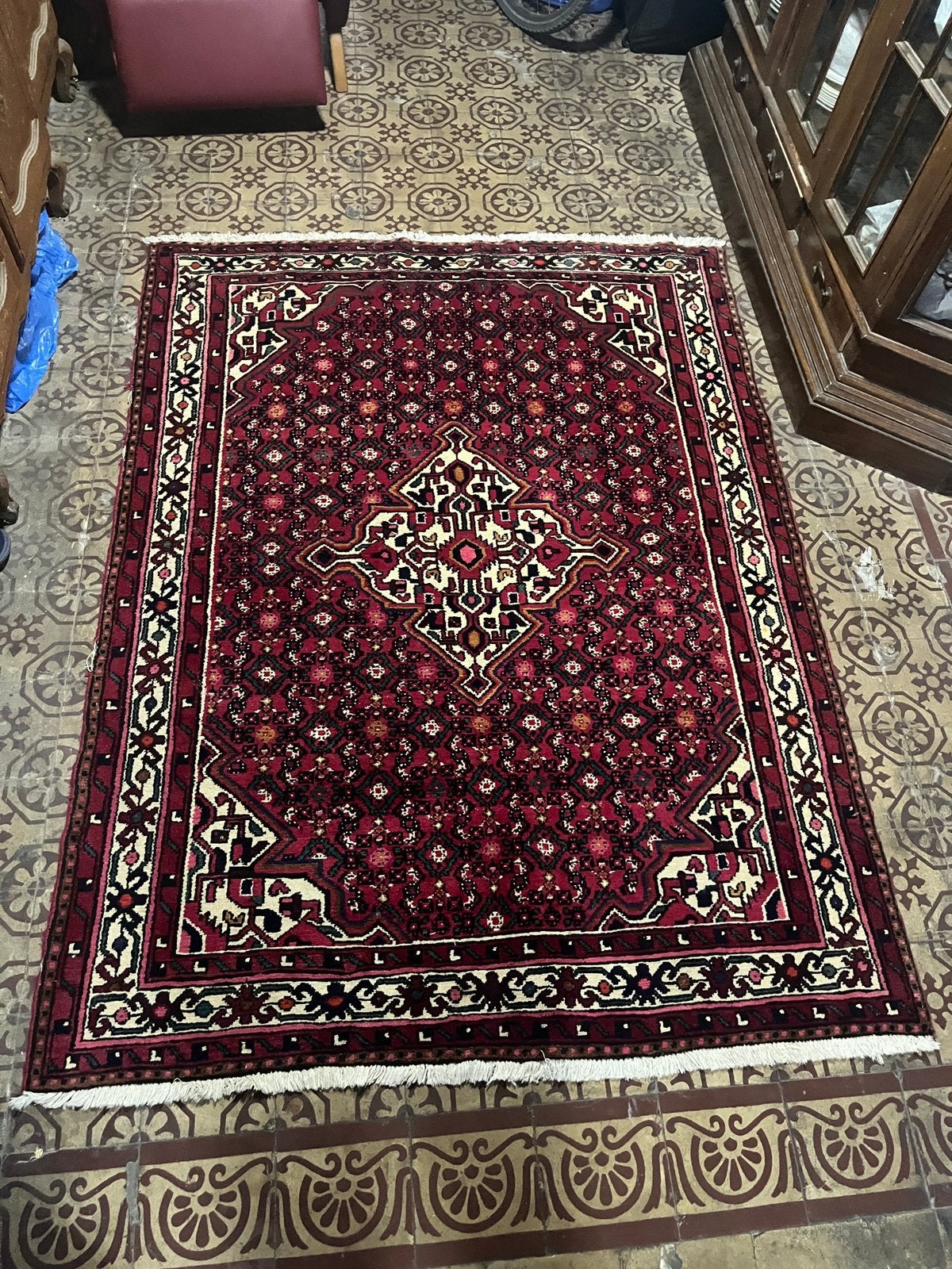 Tapis traditionnel oriental rouge et écru 147x200cm, Enlèvement, Comme neuf, Rouge