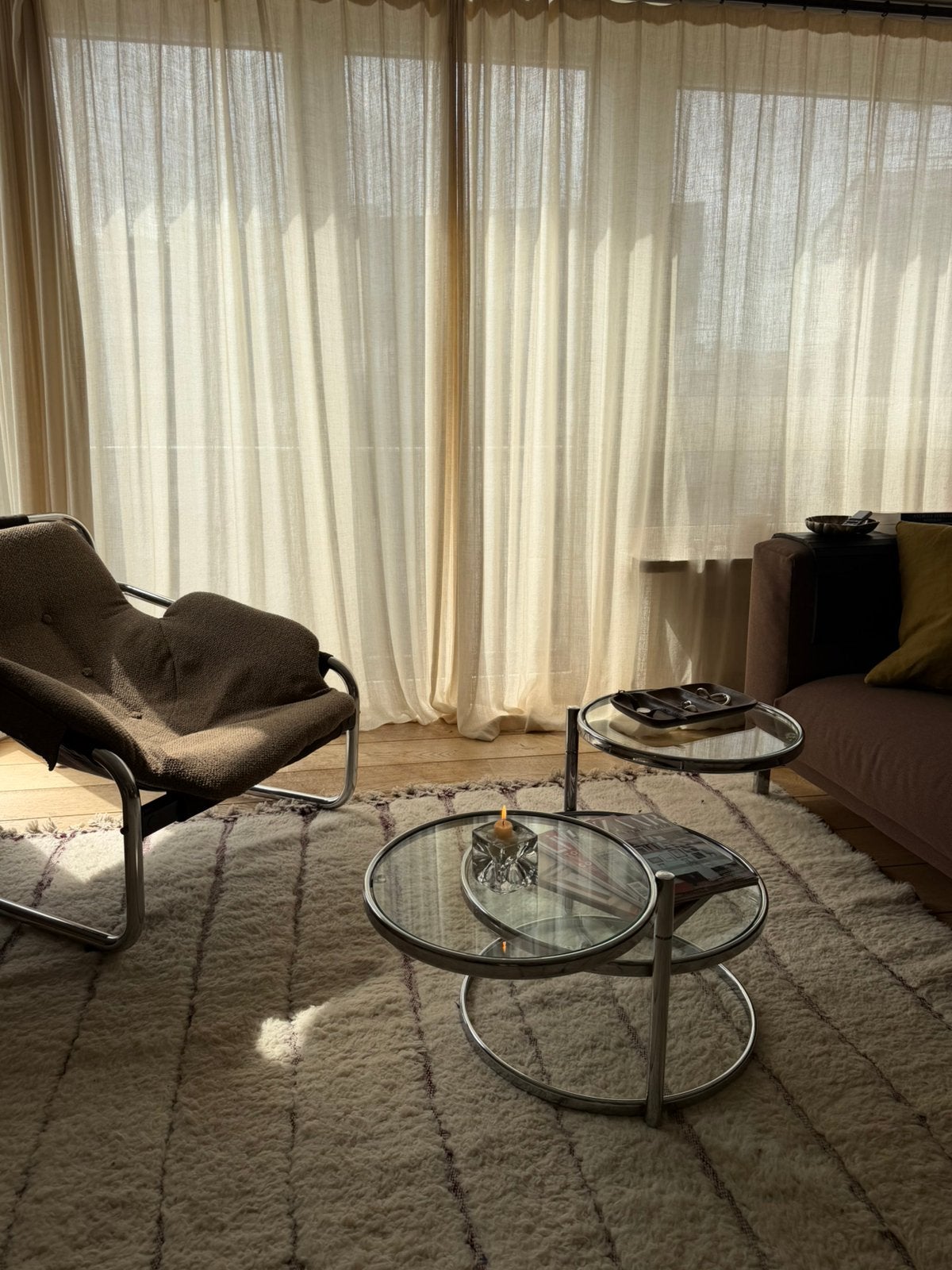 In de stijl van Leitmotiv Swivel Mini Double, Huis en Inrichting, Fauteuils, Ophalen, Zo goed als nieuw