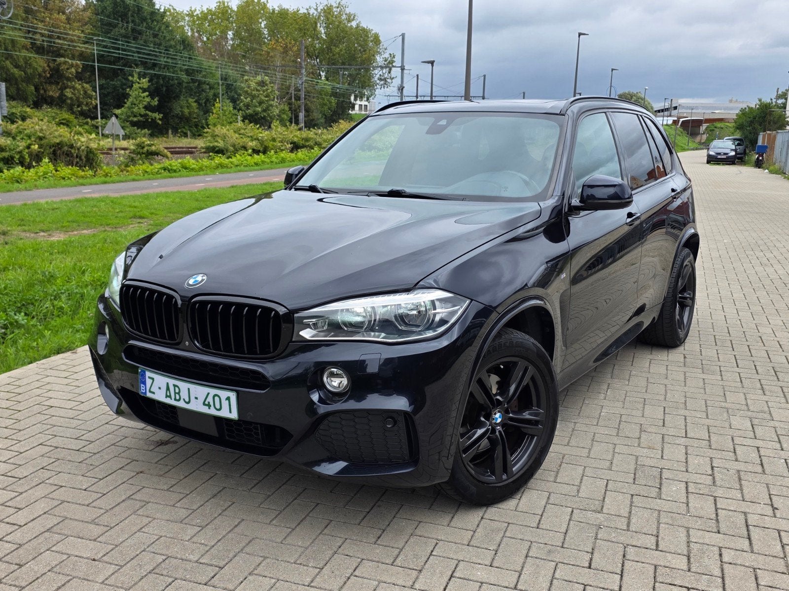 Vue panoramique complète de l'ensemble X-Drive M du BMW X5 2, Autos, Achat, Entreprise, 170 kW, Diesel
