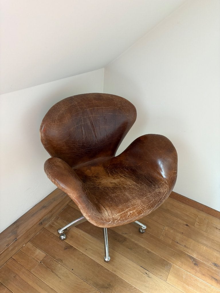 Chaise Swan en cuir, Enlèvement, Utilisé, Swan