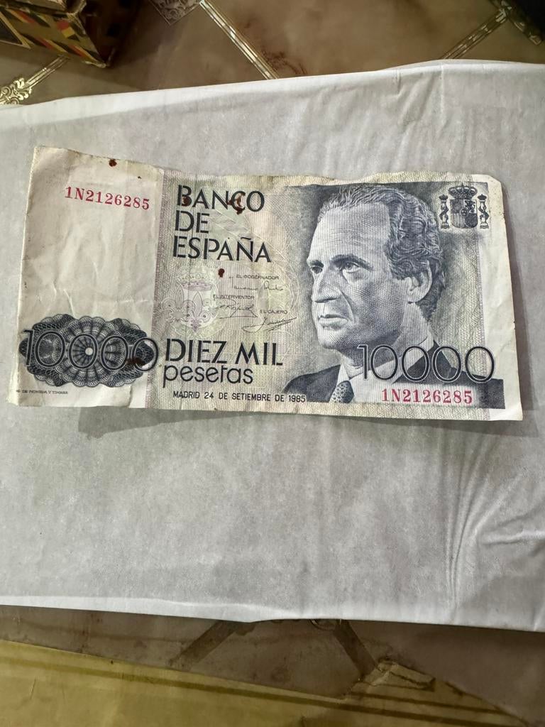Het bankbiljet op de foto is een 10.000 peseta-biljet, Timbres & Monnaies, Monnaies & Billets de banque | Collections, Enlèvement ou Envoi