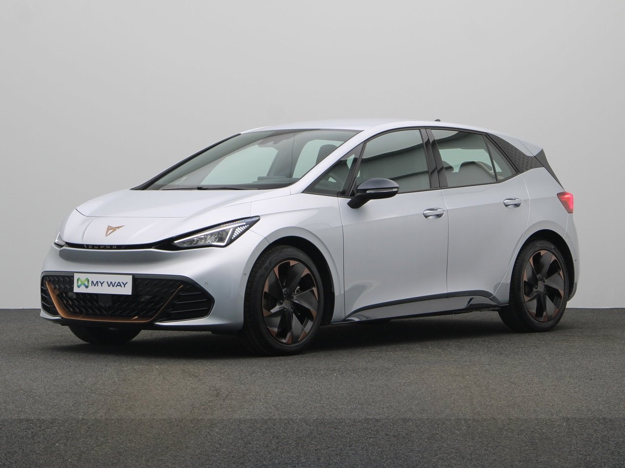 Cupra Born Born eBoost 231pk (170kW) v 58 kWh, Autos, Argent ou Gris, Achat, Berline, Anti démarrage