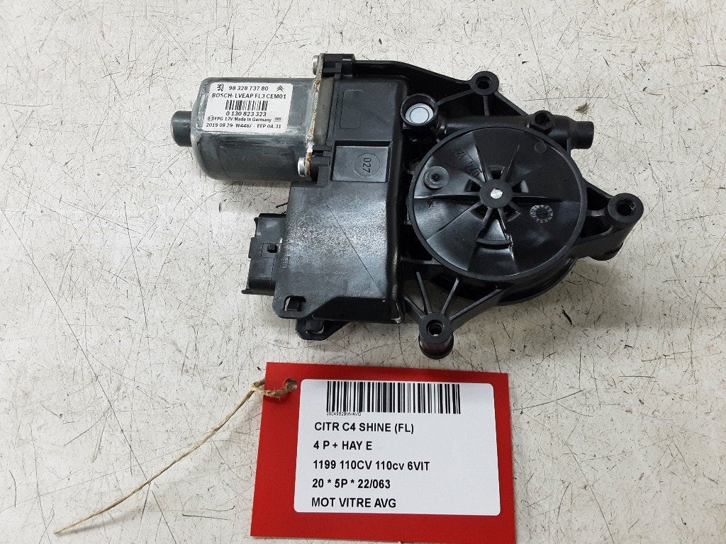 MOTEUR LEVE VITRE ELECTRIQUE AVANT GAUCHE (9832873780), Citroën, Mevr. I. Hauben, Utilisé, Avant