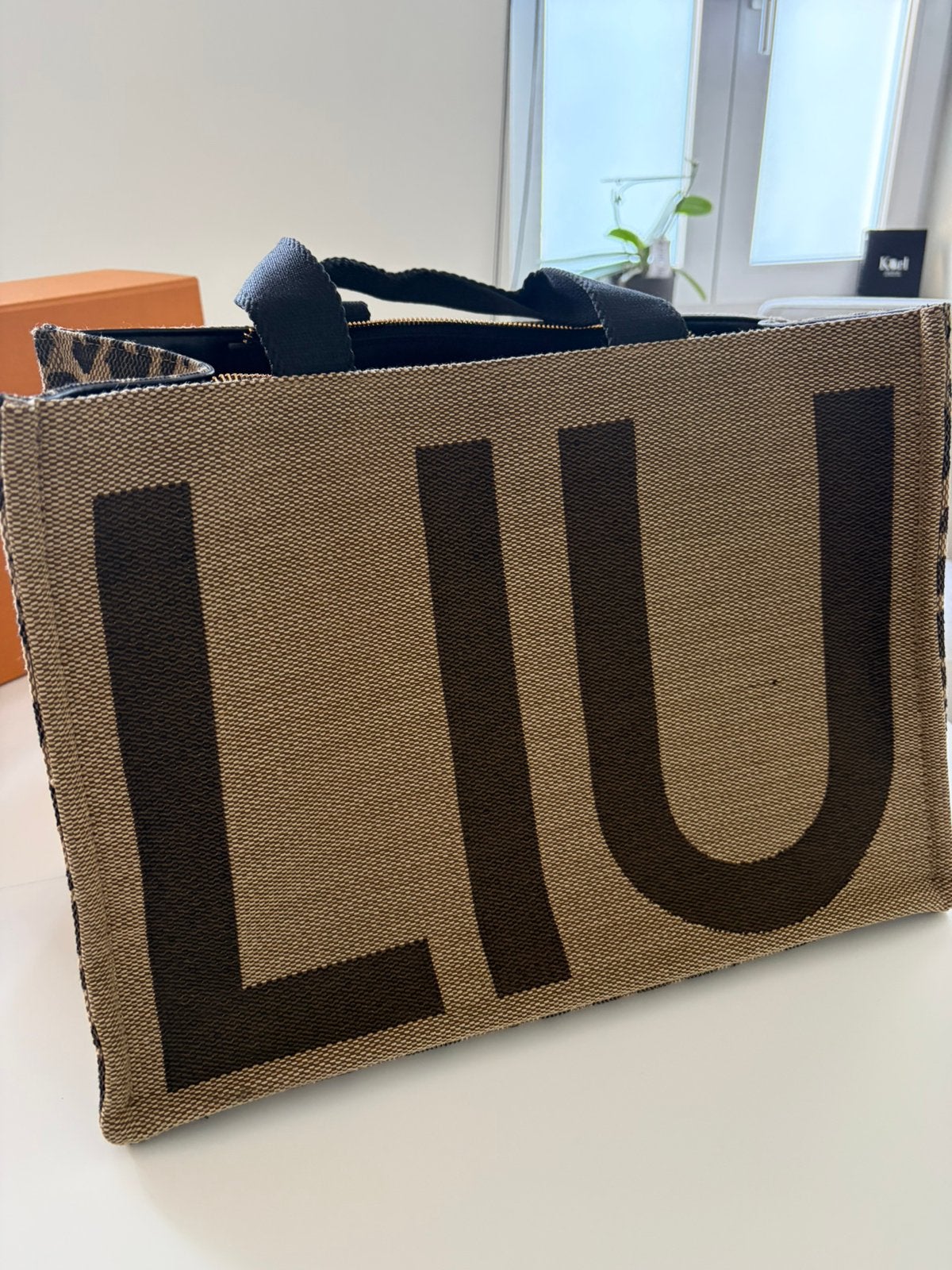 Shopper liu jo, Bijoux, Sacs & Beauté, Enlèvement ou Envoi, Neuf, Beige, Shopper
