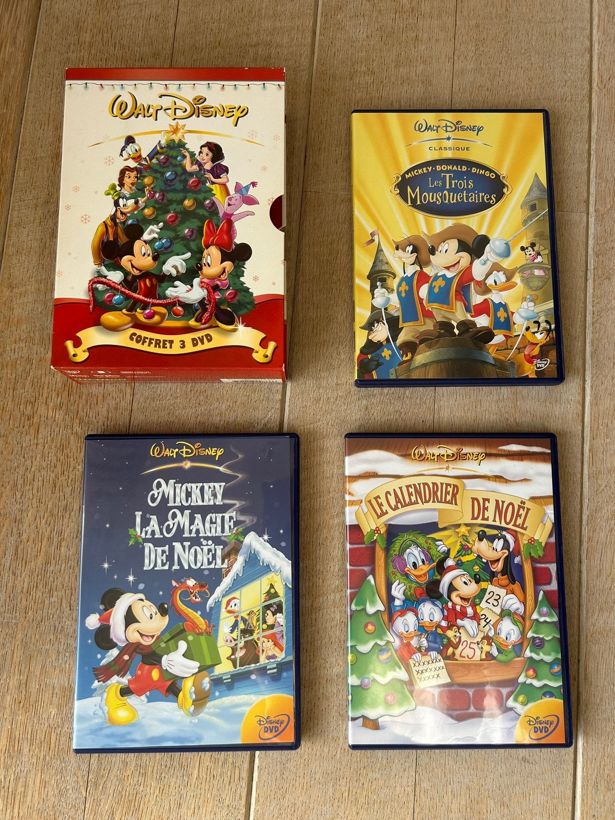 Coffret de luxe avec 3 DVD de Noël Disney français, Enlèvement ou Envoi, Dessin animé, Tous les âges, Comme neuf