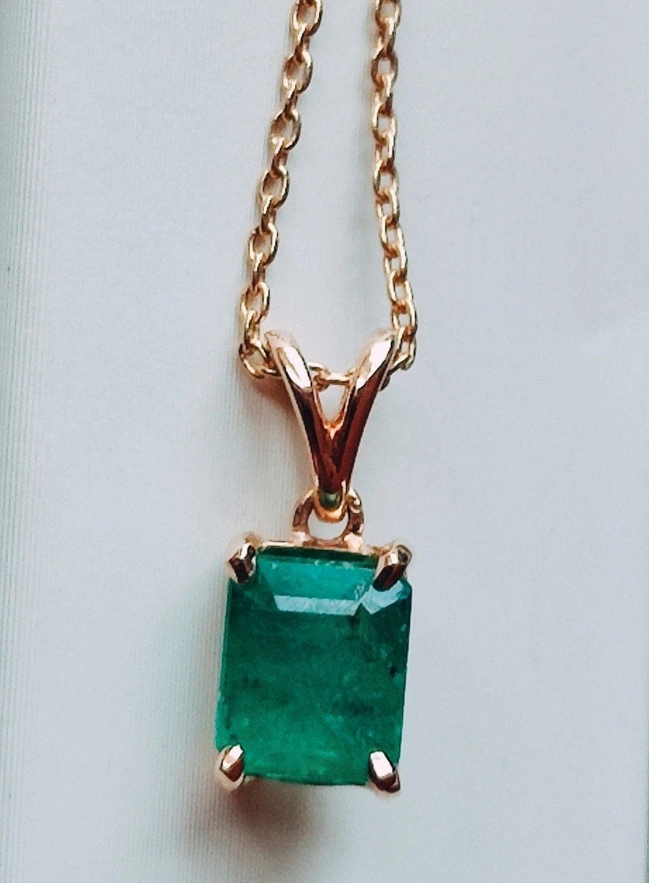 Gouden ketting met solitaire smaragd 1,45kt hanger,  AIG cer, Ophalen of Verzenden, Goud, Goud