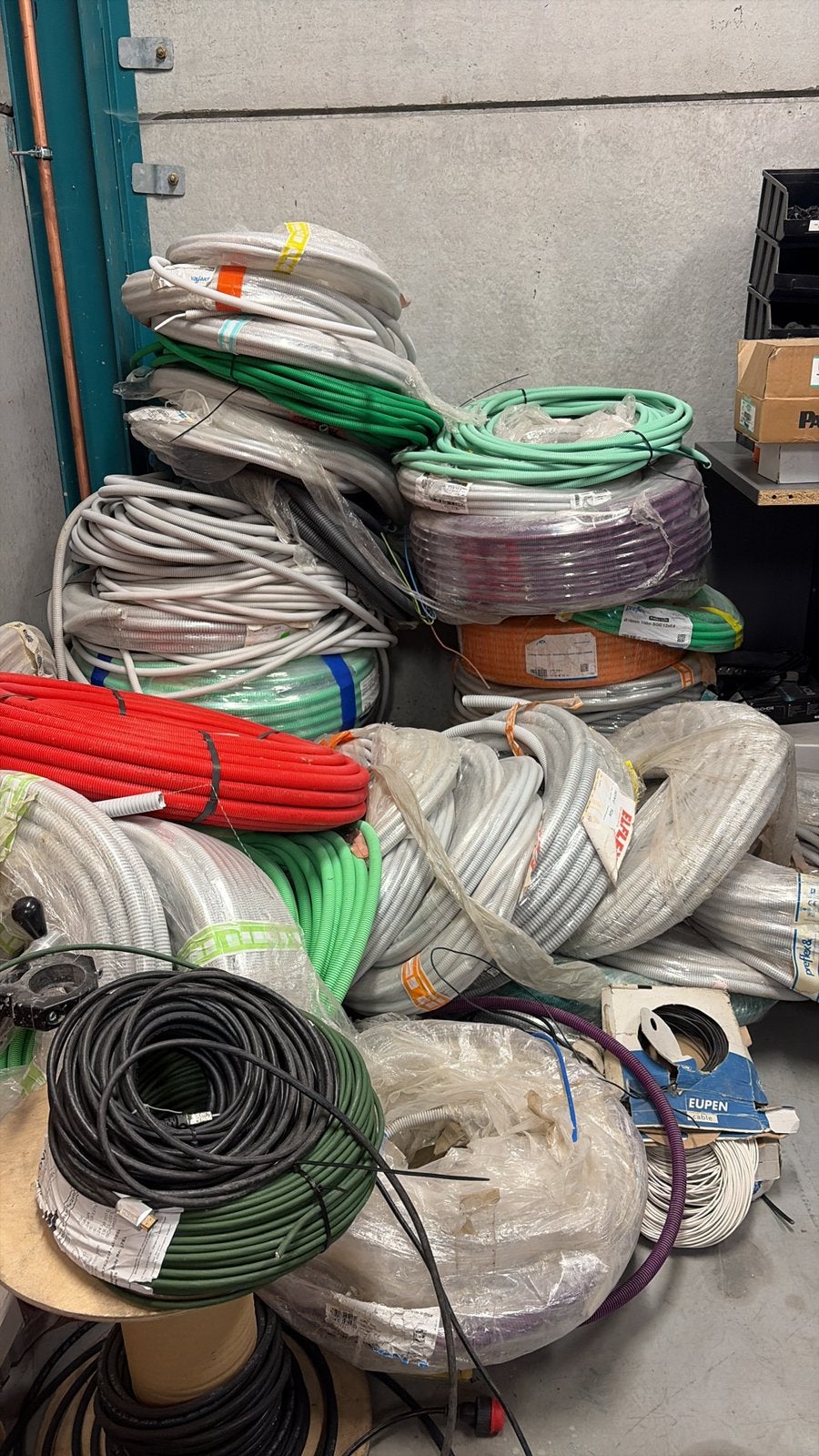 Kabels in flex, alarmkabel, lege flex, 5g6,utp, enz, Doe-het-zelf en Bouw, Ophalen, Nieuw