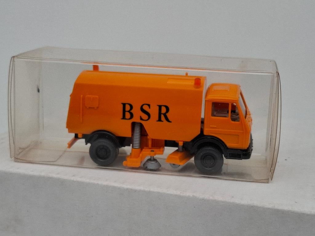 straatveger - Mercedes - Wiking 1/87, Verzenden, Zo goed als nieuw, Bus of Vrachtwagen, Wiking