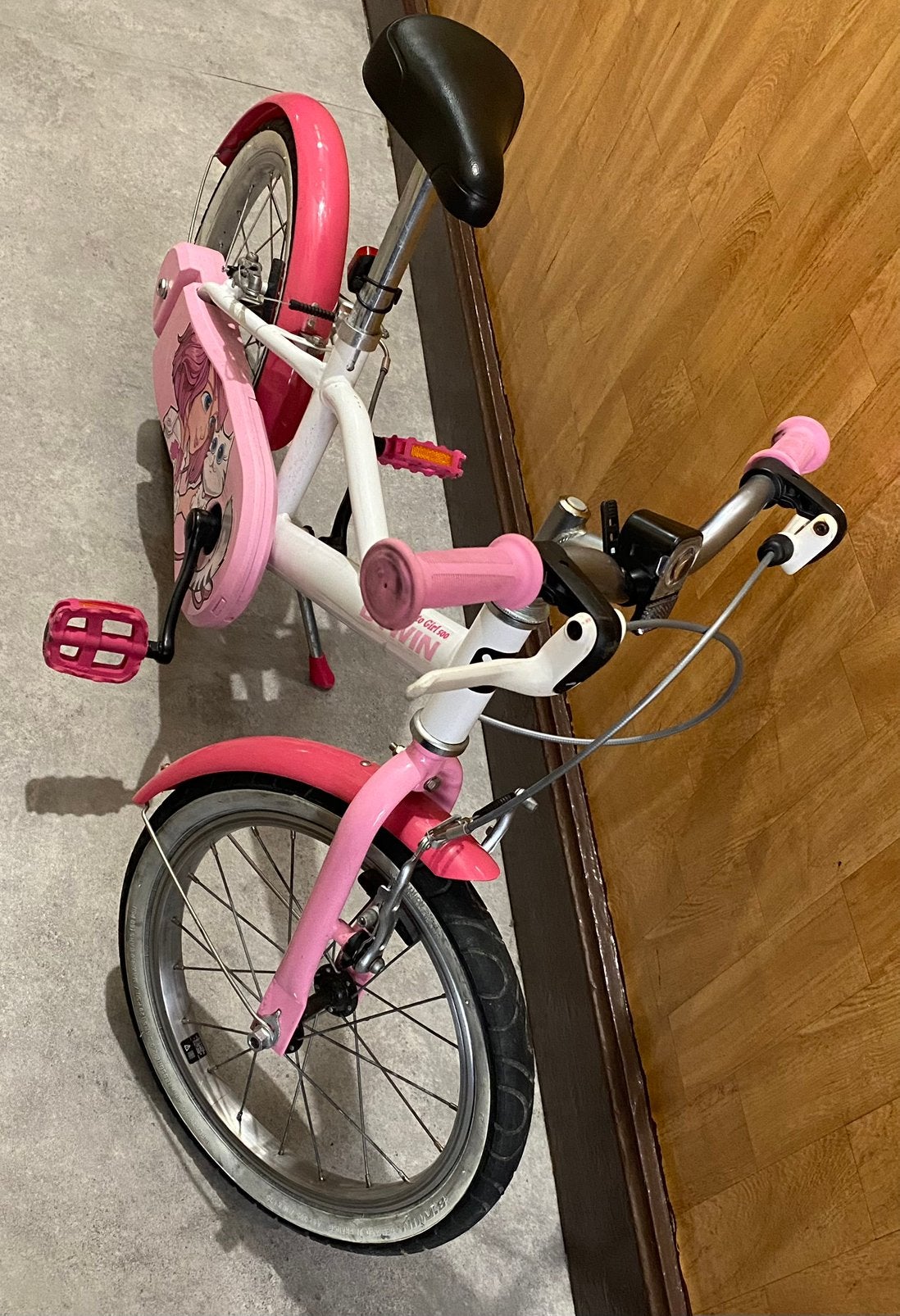 Vélo B-Twin Docto Girl 500 16 pouces, prix : 50€, Frein sur jante, Enlèvement ou Envoi, Stabilisateurs, Comme neuf