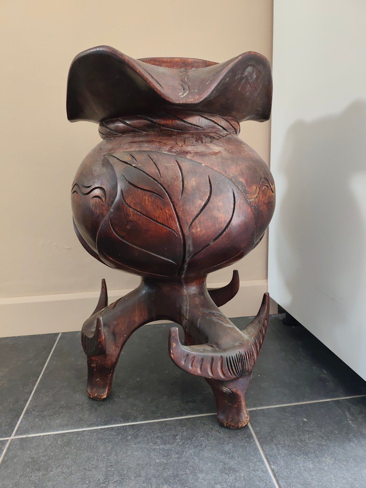 Afrikaanse massief houten ketel, Ophalen, Hout