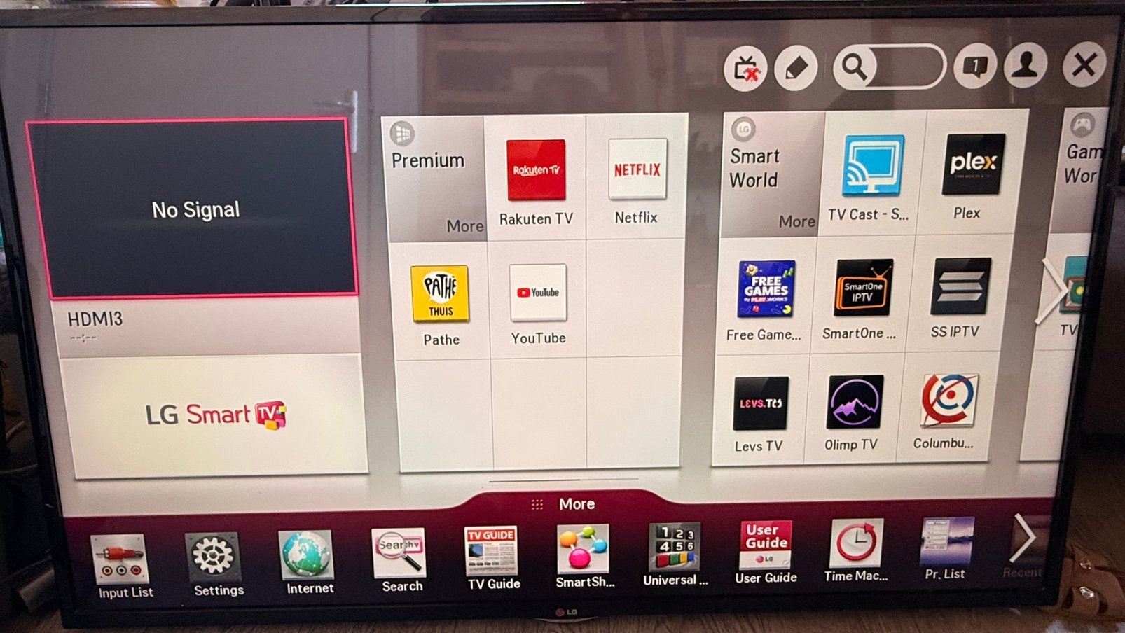 LG Smart TV met Soundbar en Subwoofer, Computers en Software, Moederborden, Zo goed als nieuw, Ophalen