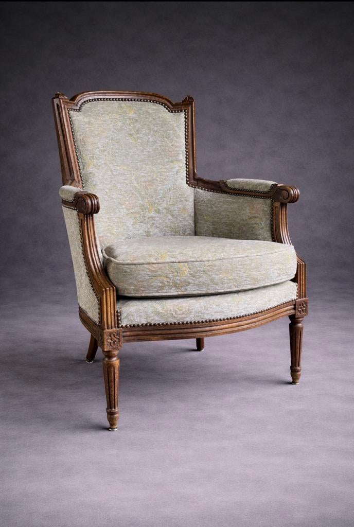 Fauteuil ancien de style Louis XVI classique, XIXe siècle., Enlèvement, Comme neuf, Bois