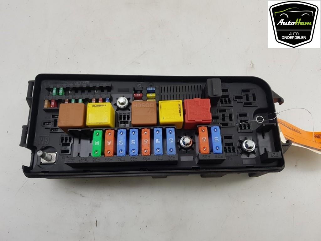 ZEKERINGKAST Vectra C GTS (|13170899|519066104|93180088|), Gebruikt, Opel