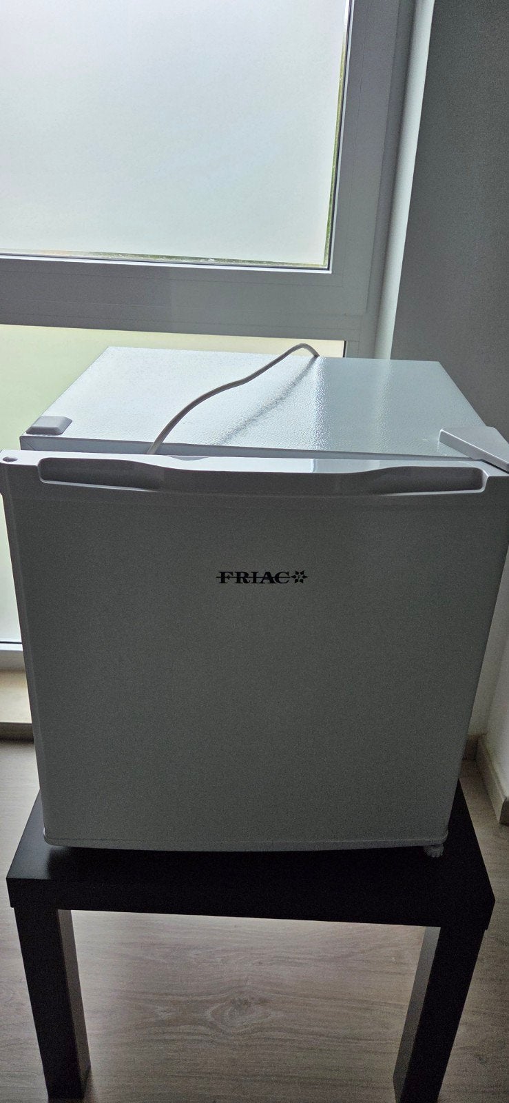 Petit réfrigérateur/réfrigérateur de table avec congélateur, Electroménager, Avec compartiment congélateur, Comme neuf, Enlèvement