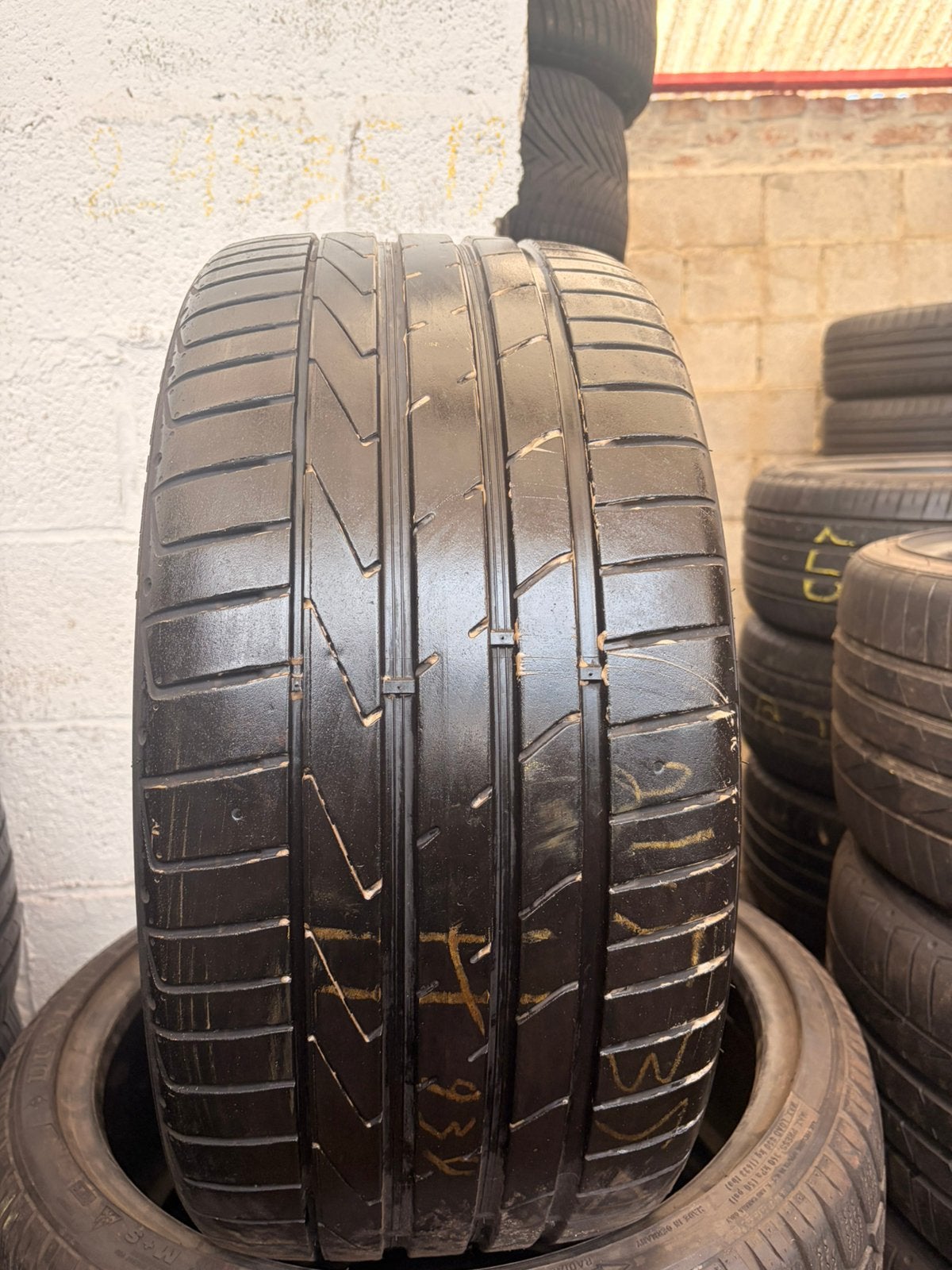 245 35r19 Hankook avec montage et équilibrage, Enlèvement, Utilisé
