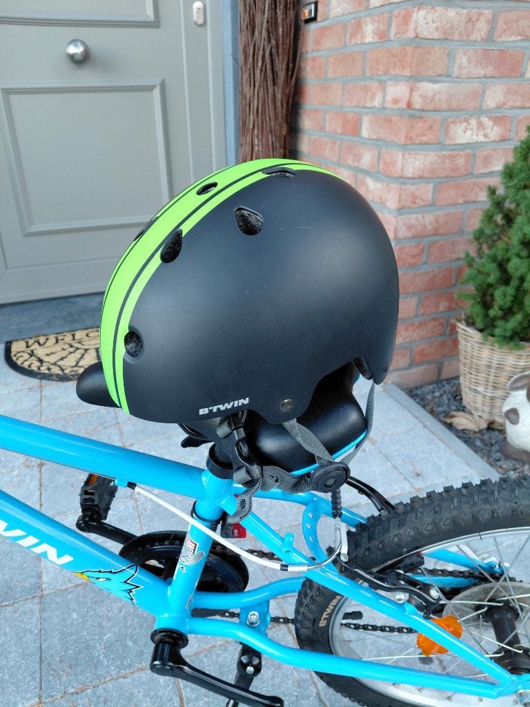 Casque vélo/trotinette/skateboard/roller pour enfant, Garçon ou Fille, Utilisé, Enlèvement, Decathlon