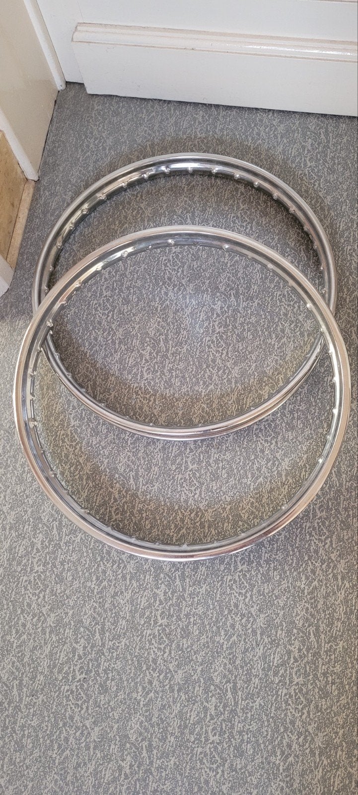 jante neuve  plus 1 jeux de rayons  pour honda  ss50, Enlèvement ou Envoi