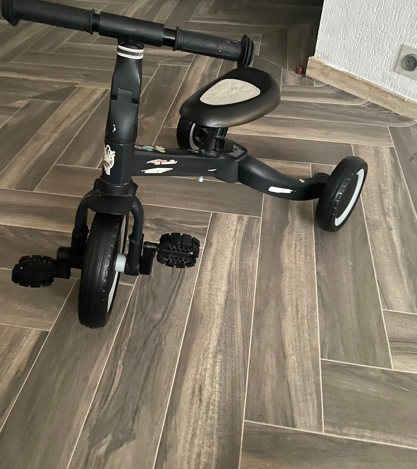 Kinder Dreirad – Zwarte Kinderfiets met Pedalen en Zitje, Enlèvement ou Envoi, Comme neuf