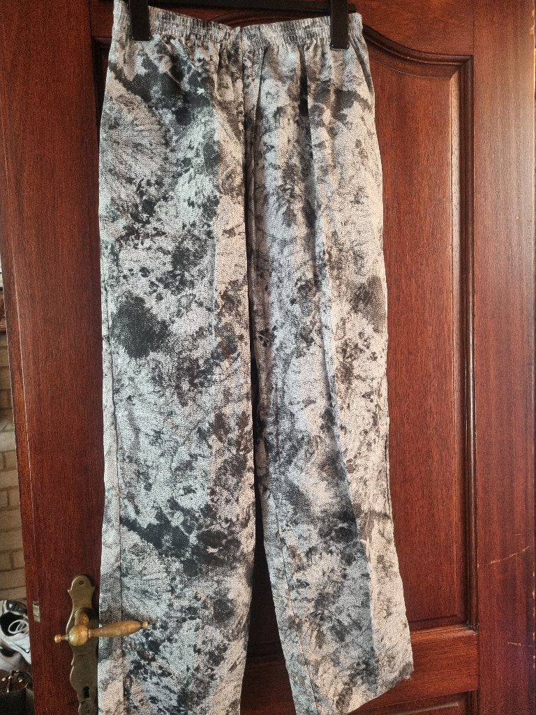 Nieuw. Zomerbroek grote medium, Maat 38/40 (M), Nieuw, Ophalen of Verzenden, Grijs