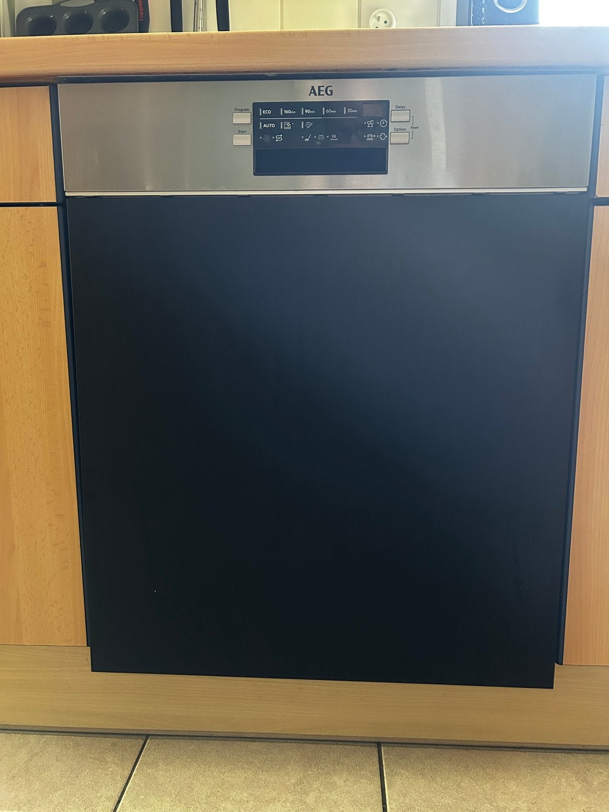 AEG Vaatwasser, Ophalen, Energieklasse A of zuiniger, Minder dan 85 cm, Minder dan 10 liter