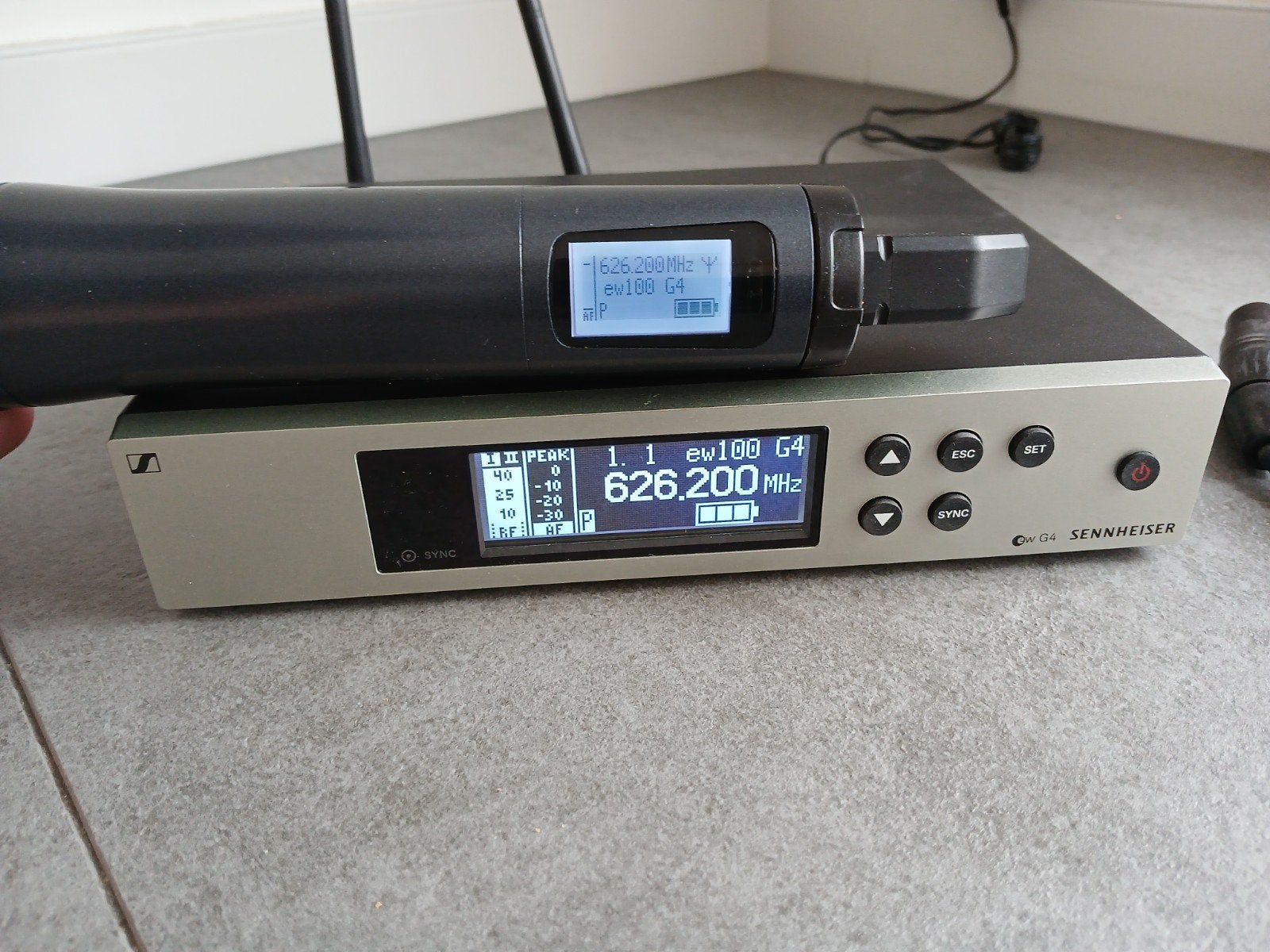 Sennheiser E835 draadloze microfoon en Sennheiser em 100 4g, Muziek en Instrumenten, Ophalen of Verzenden, Zo goed als nieuw, Overige typen