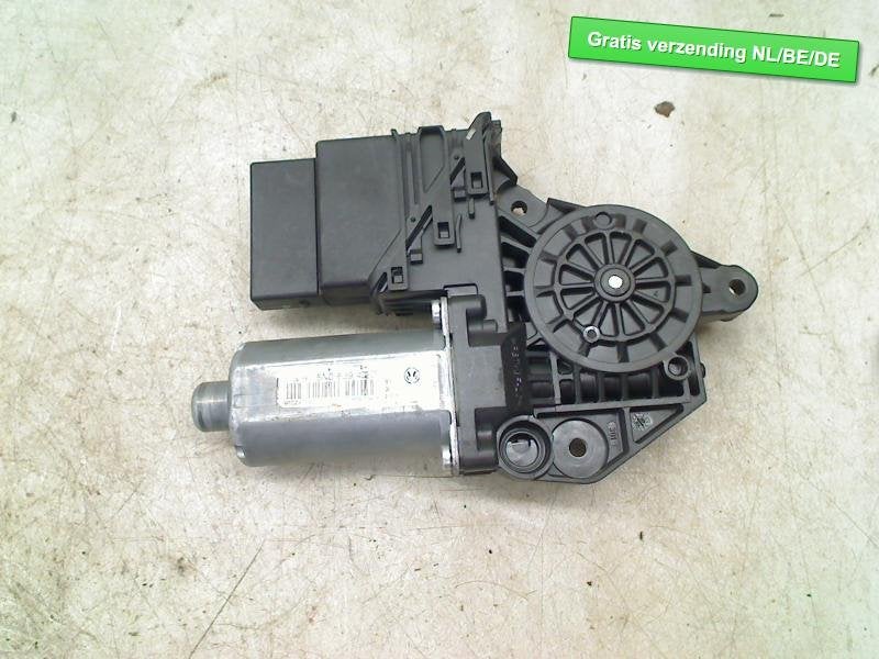 MOTEUR LEVE VITRE ELECTRIQUE ARRIÈRE DROIT (5M0839402D), Volkswagen, Volkswagen AG, Utilisé, Kundenbetreuung@volkswagen.de