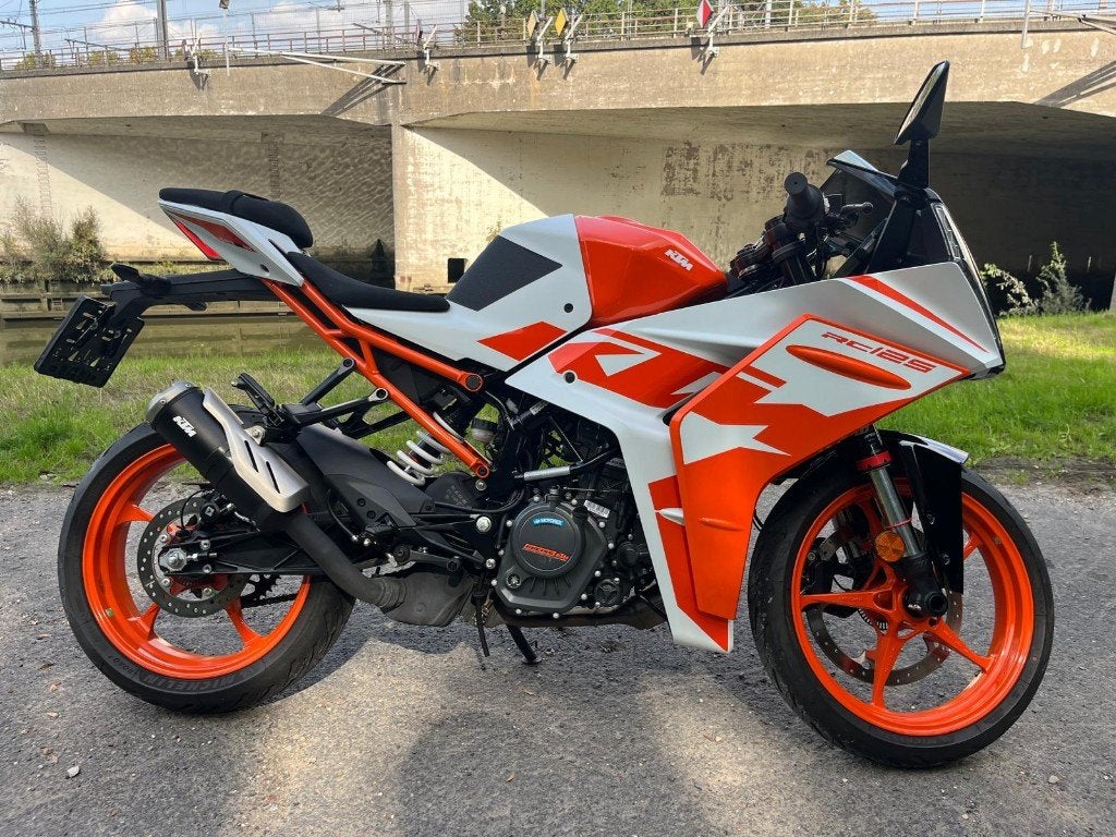 KTM RC 125 à seulement 1268 km, Motos, Particulier, 125 cm³, Jusqu'à 11 kW