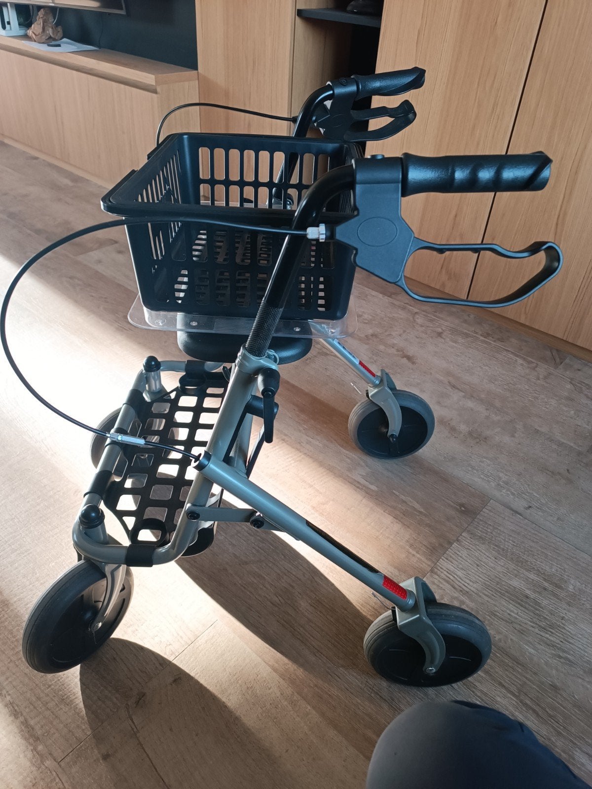 déambulateur avec 4 roues+ treins, Ophalen, Opvouwbaar, Nieuw